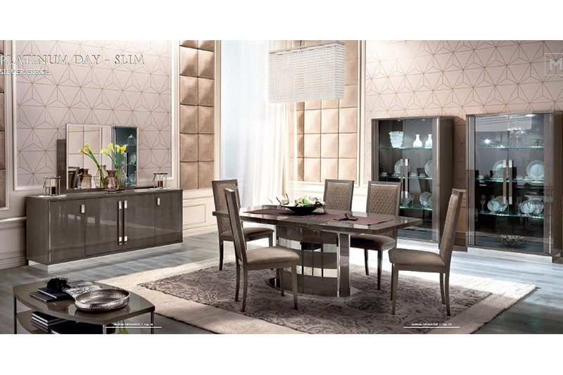 В сети магазинов мебели “Mobilia”- широкий выбор итальянских обеденных гарнитуров, мягкой мебели, журнальных столиков, стенок и горок для гостиной.